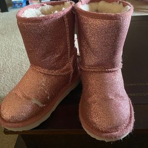 Ugg’s toddler girl sparkling pink boots size 9